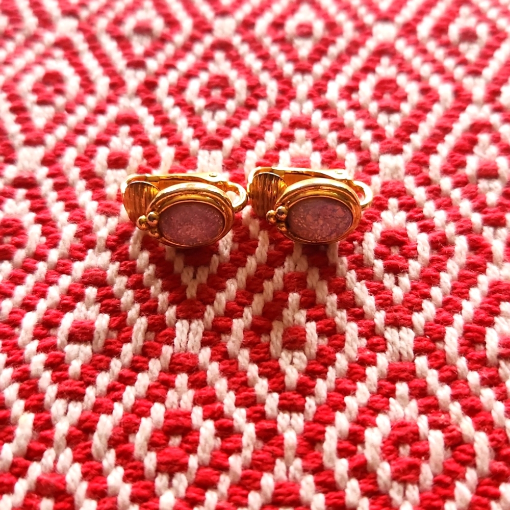 Clip earrings